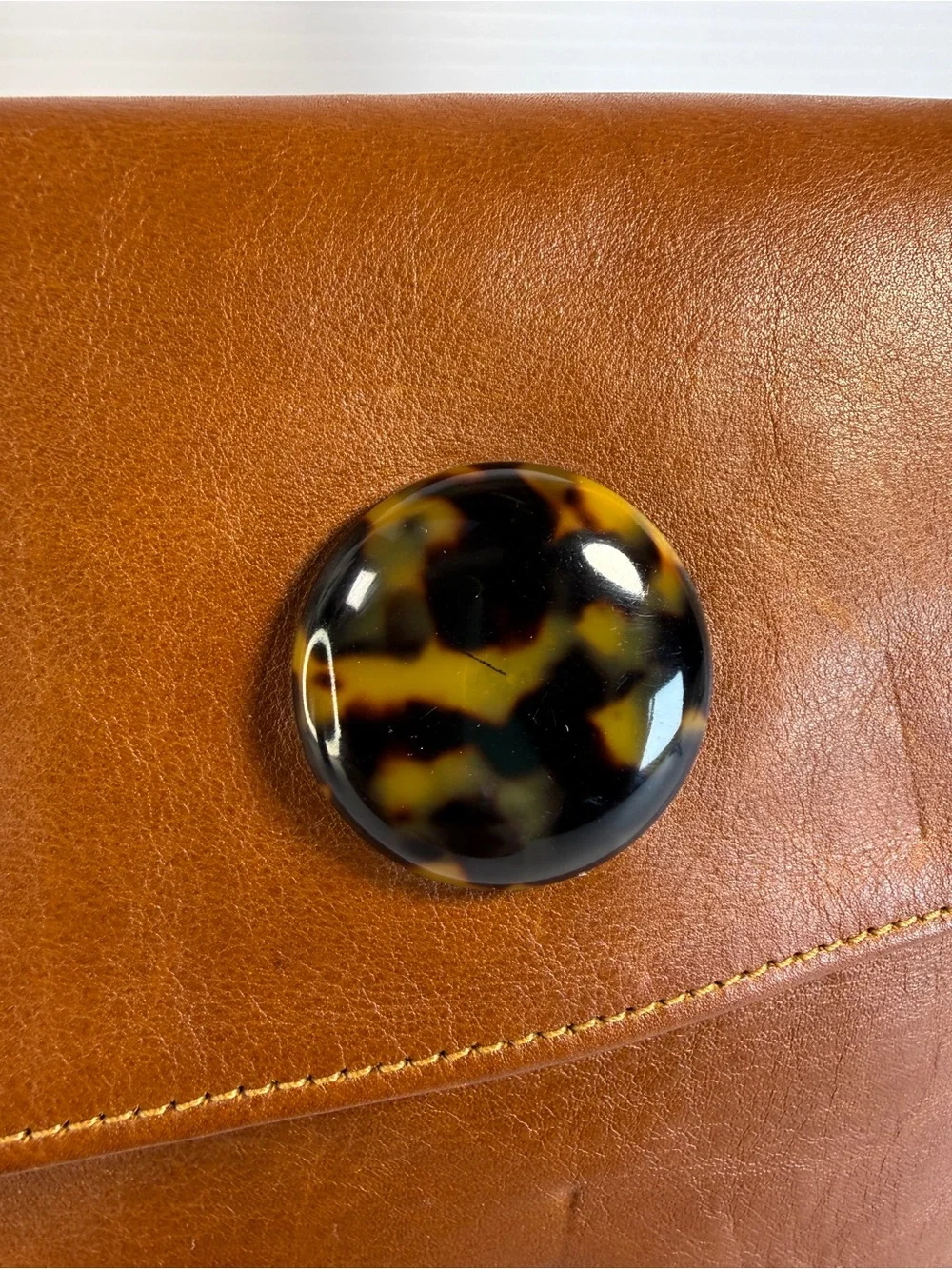 Retro Paris Sleek Cognac Brown Leather Shoulder Bag with Tortoiseshell Accent